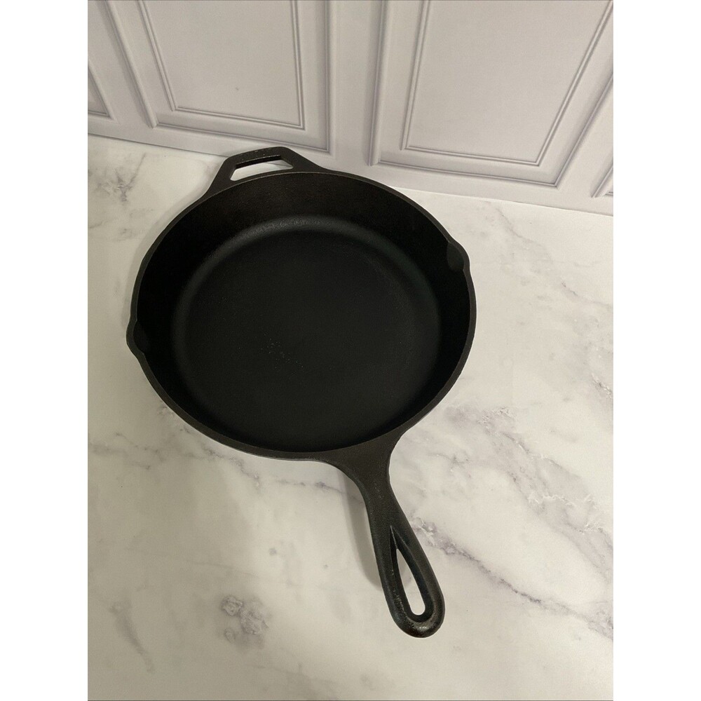 Lodge Black Cast Iron 10.25" 8SK Skillet PreSeasoned Double Spout Assist Handle